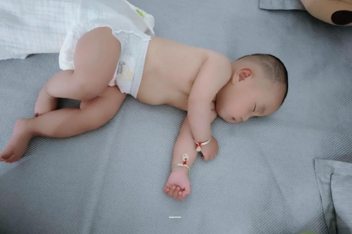 仁寿孕妇肚子一跳一跳
